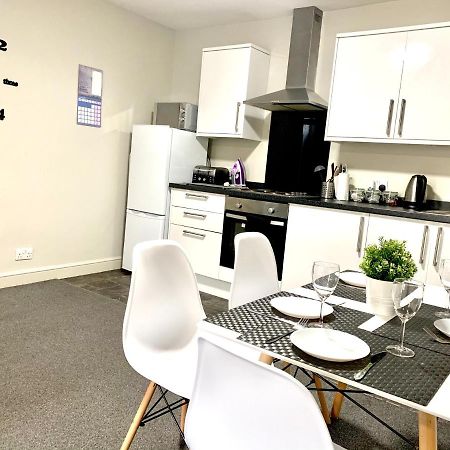 Free, Large Car Park Apartment Wakefield Buitenkant foto